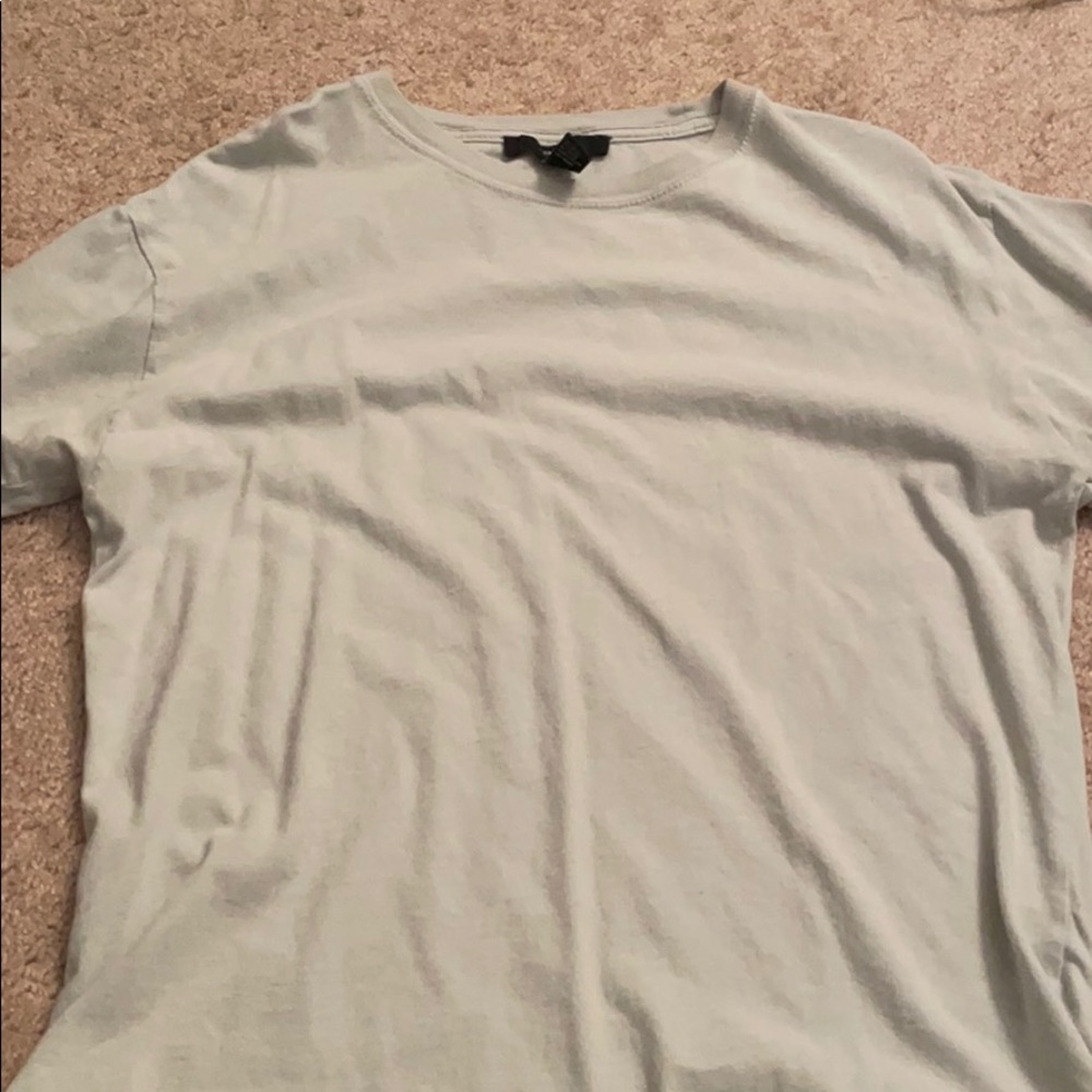 grey tee